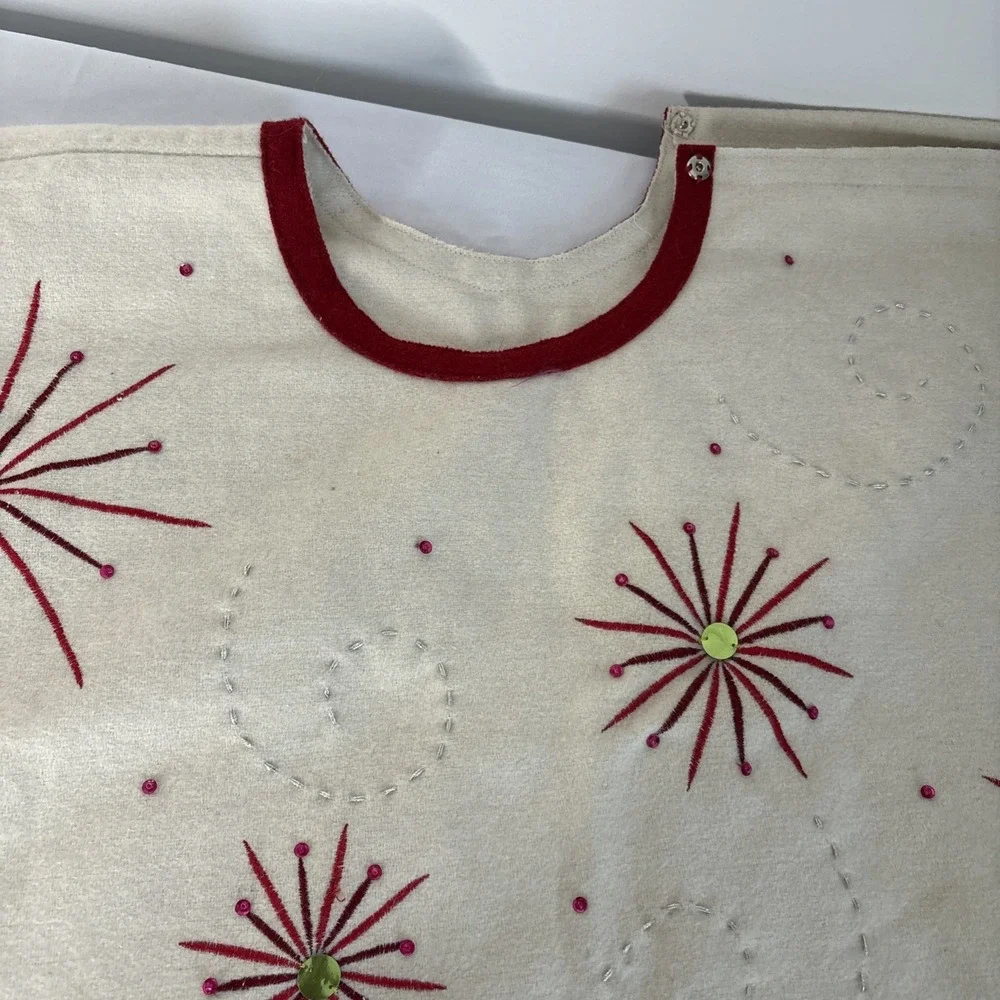 Crate & Barrel Starburst Wool Blend Christmas Tree skirt 54